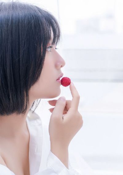 欧美黑白女生头像高冷_BD免费高清观看